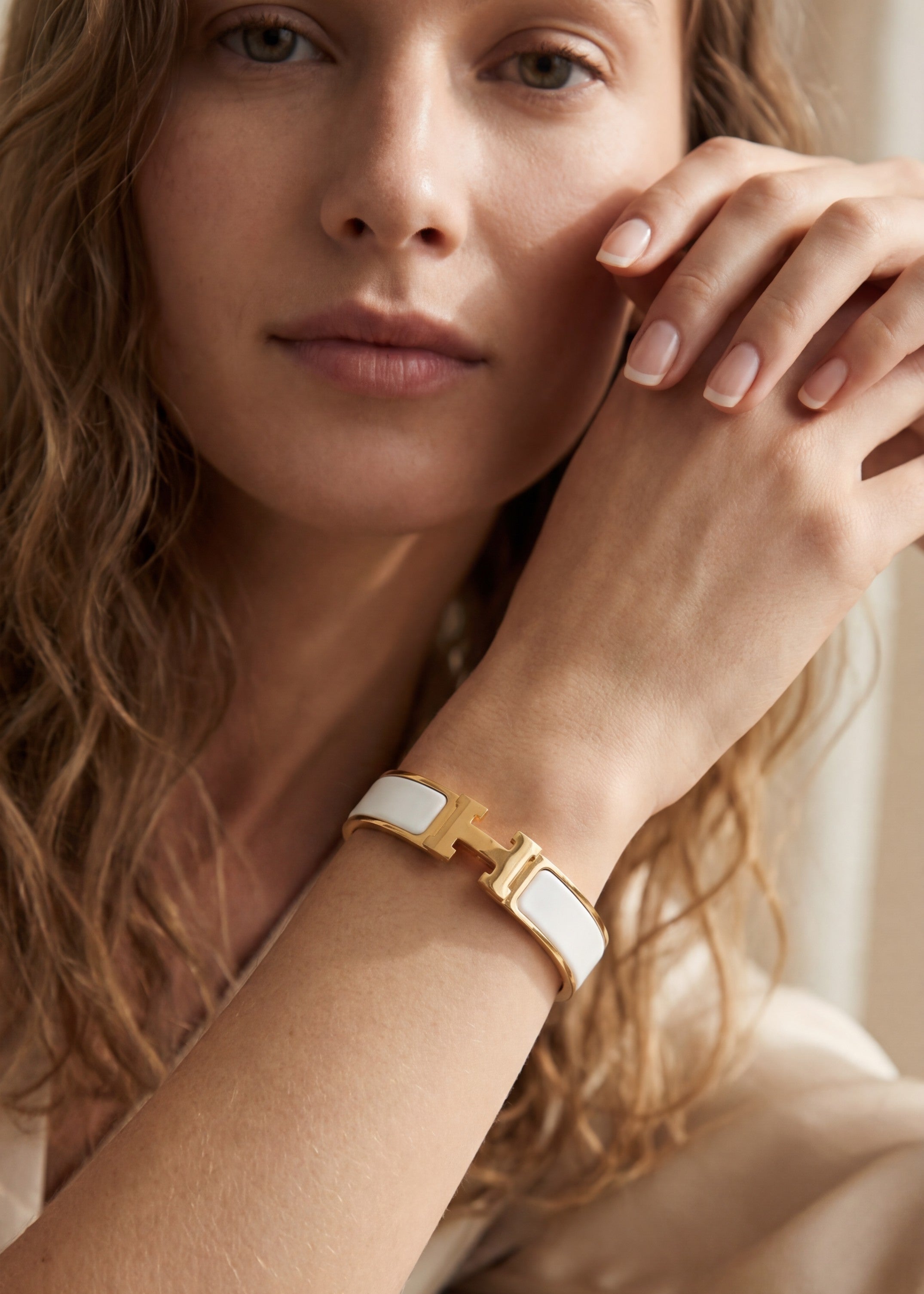 Helya bracelet- white
